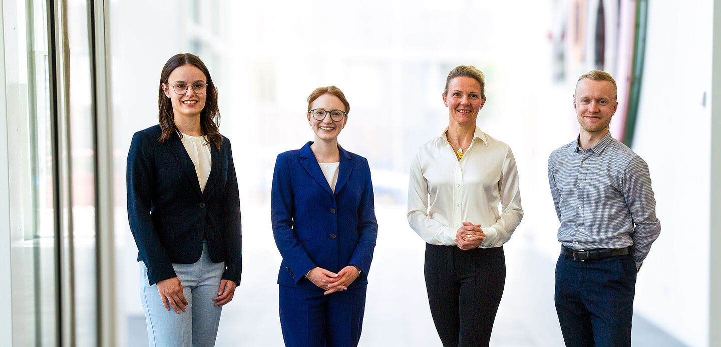 v.l.n.r Frau Gehringer, Frau Schneidebach, Frau Prof. Dr. Manger-Nestler, Herr Neumann in der HTWK.