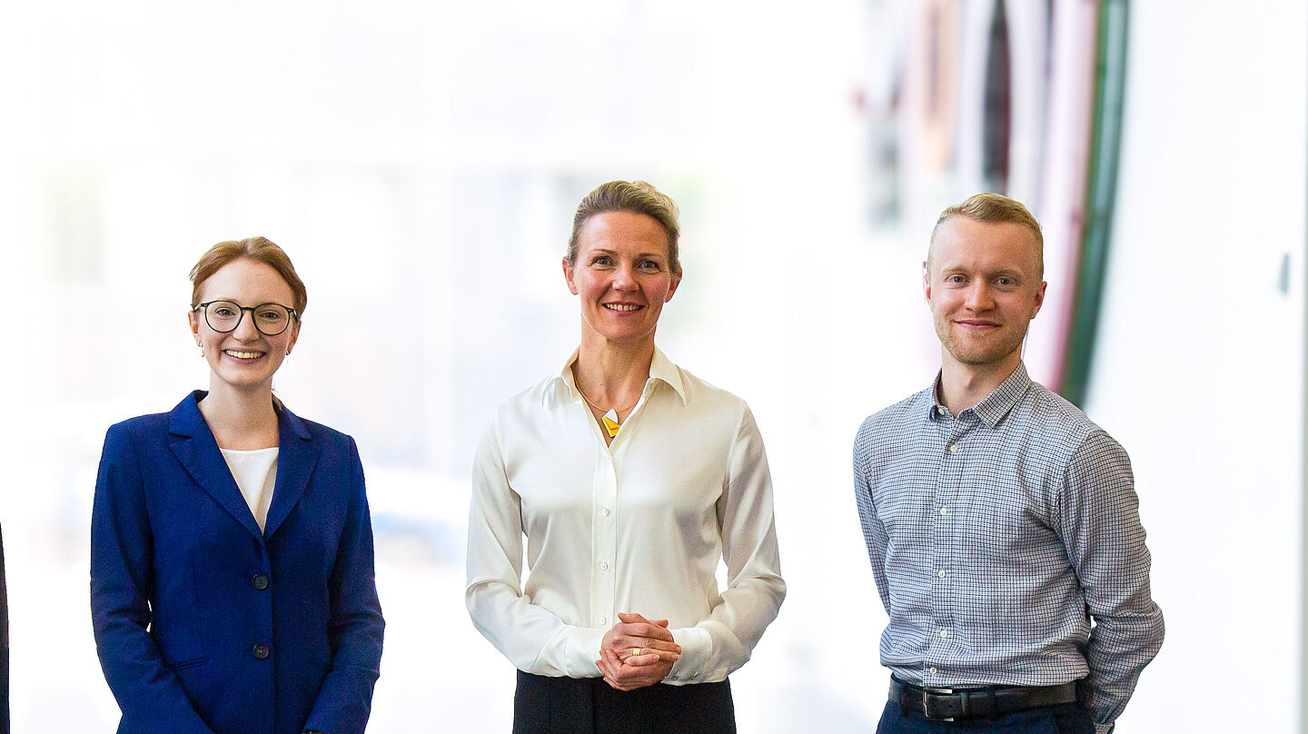 v.l.n.r Frau Gehringer, Frau Schneidebach, Frau Prof. Dr. Manger-Nestler, Herr Neumann in der HTWK.
